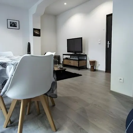 Apartment La Terrasse, Proche Des Places 2