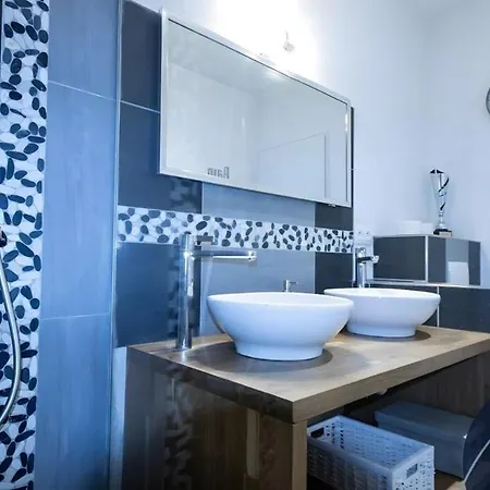 La Terrasse, Proche Des Places 2 Apartment *